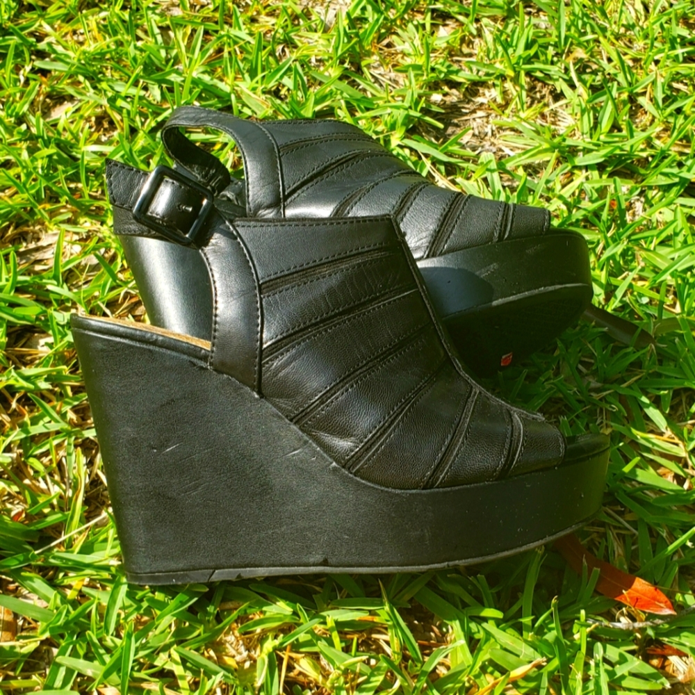 Size 8 Black Gianni Bini Platform Sandals